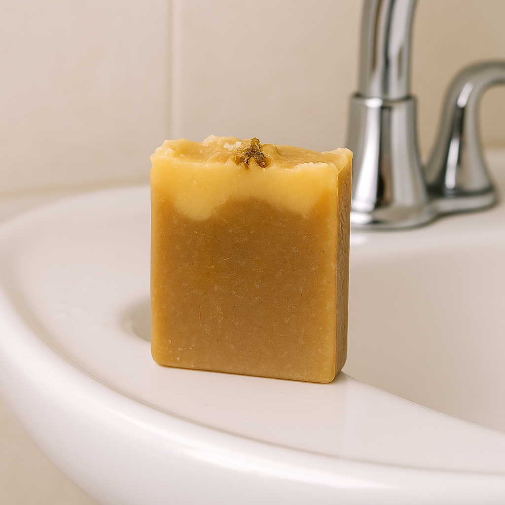 Honeysuckle Clay Soap – Soft Floral Scent & Bentonite Detox Glow